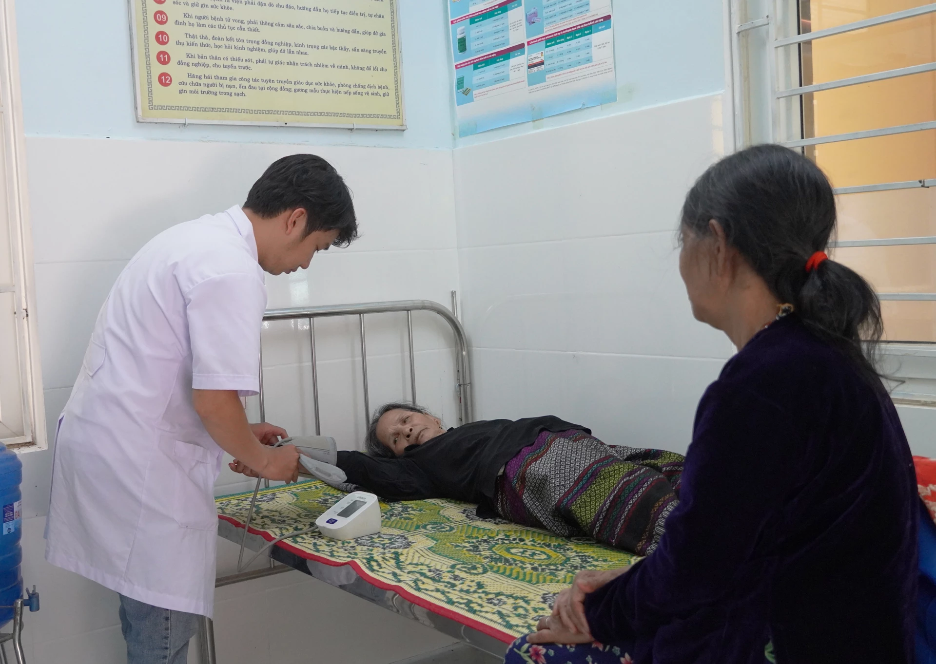 Các trạm y tế nâng cao năng lực nhằm đáp ứng yêu cầu chăm sóc sức khỏe ban đầu cho Nhân dân - Ảnh: H.L