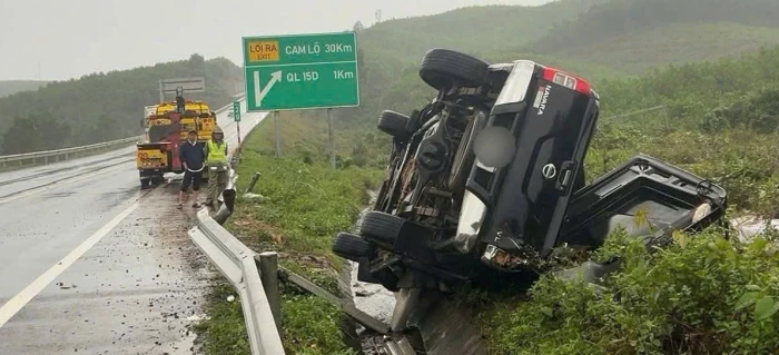 Ô tô gặp nạn trên cao tốc Cam Lộ - La Sơn khiến người đàn ông tử vong