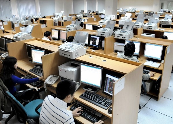 Phát hành trái phiếu quốc tế: Giải pháp khả thi trước mắt