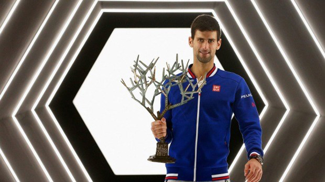 Hạ Murray ở chung kết Paris Masters, Djokovic đi vào lịch sử