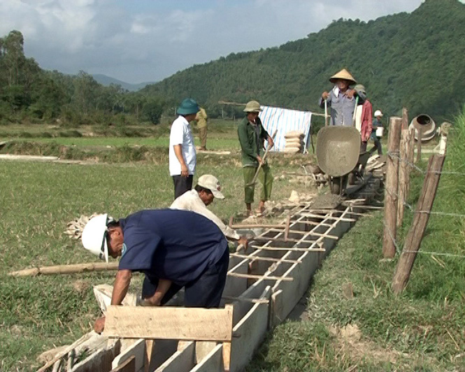 Đồng Hóa (Tuyên Hóa): Bê tông hóa trên 1,6km kênh mương nội đồng