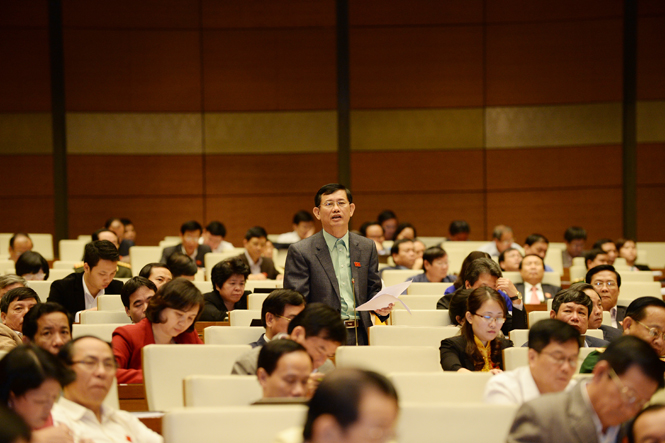 Hoạt động của Đoàn đại biểu Quốc hội tỉnh tại Kỳ họp thứ 10, Quốc hội khóa XIII: Đóng góp nhiều ý kiến xác đáng