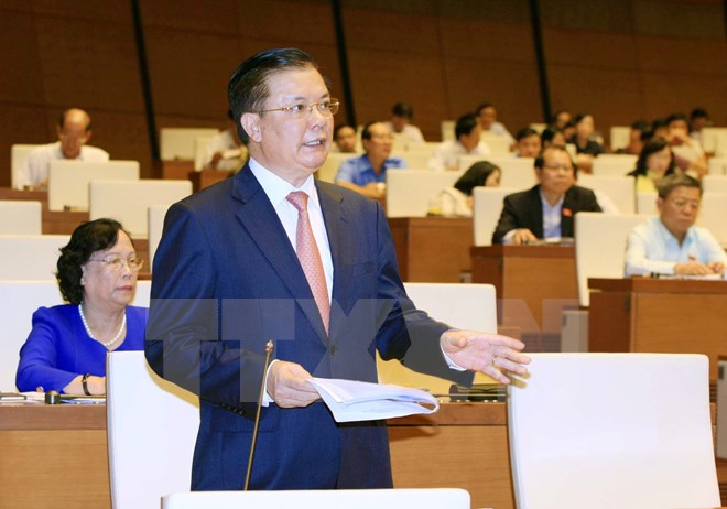 Bộ trưởng Tài chính trả lời chất vấn: Nợ công là vấn đề nóng
