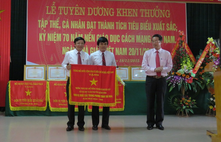 Kỷ niệm 70 năm nền Giáo dục Cách mạng Việt Nam, 33 năm Ngày Nhà giáo Việt Nam 20-11