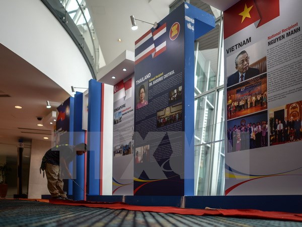 Hội nghị cấp cao ASEAN 27 chính thức khai mạc tại Malaysia