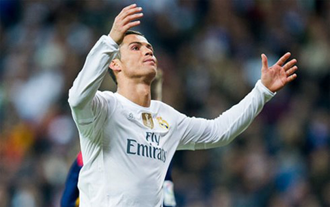 PSG trả lương "khủng" dụ dỗ Ronaldo