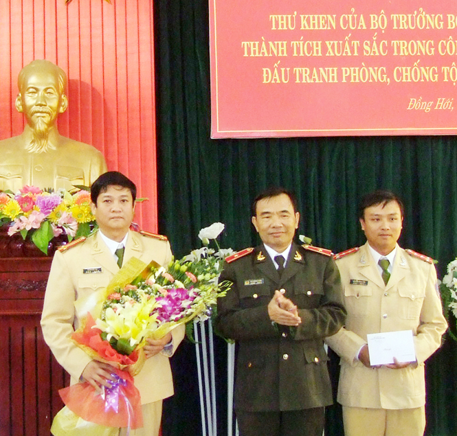 Công an tỉnh công bố quyết định khen thưởng của Bộ Công an