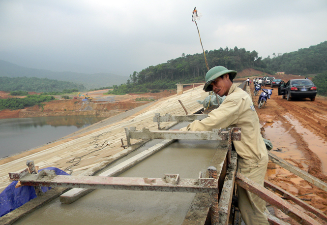 Nhiều khó khăn trong công tác quản lý và nâng cấp hệ thống đê điều