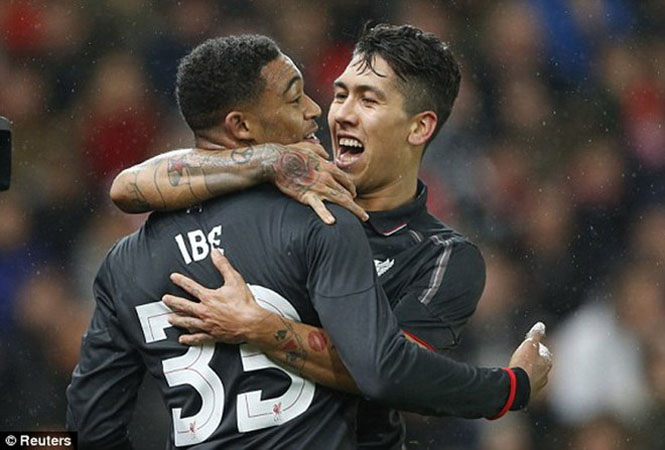 Liverpool đặt một chân vào chung kết giải Capital One Cup