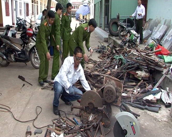 Tổ chức tiêu huỷ hàng ngàn vũ khí, vật liệu nổ và công cụ hỗ trợ
