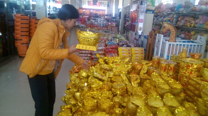 Thị trường Tết bắt đầu sôi động