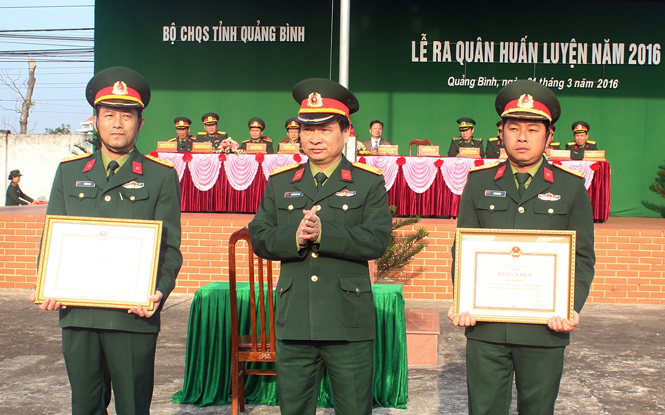 Lực lượng vũ trang ra quân huấn luyện năm 2016