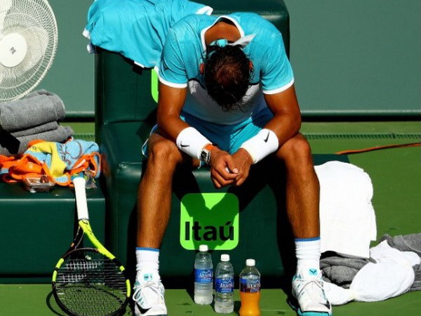 "Vua đất nện" Rafael Nadal lần đầu tiên phải bỏ cuộc sau 6 năm