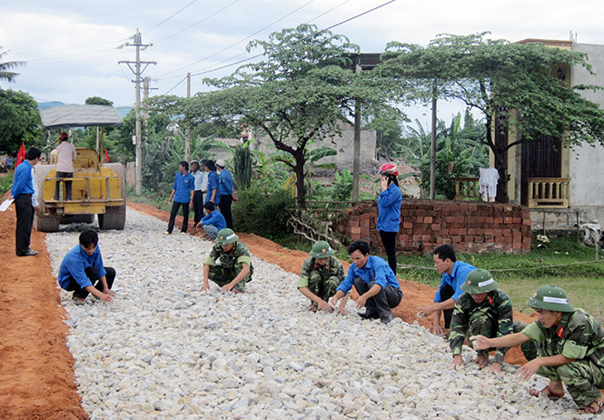Góp sức trẻ xây dựng nông thôn mới