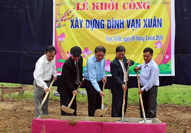 Đình Vạn Xuân