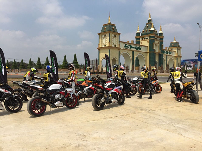 Khai trương trường đua xe tại Long An vào dịp 30-4