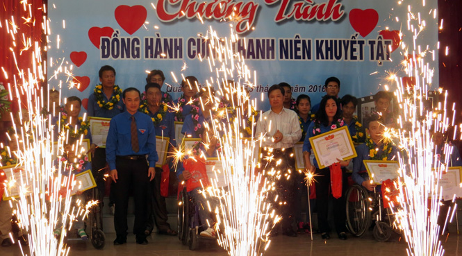 Đồng hành cùng thanh niên khuyết tật