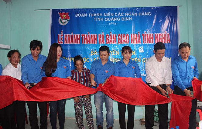 Liên chi đoàn ngân hàng bàn giao nhà tình nghĩa