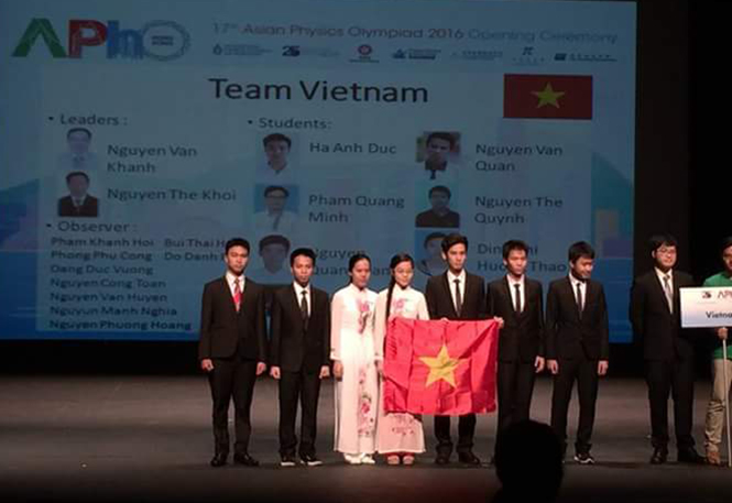 Nguyễn Thế Quỳnh giành huy chương bạc  kỳ thi Olympic Vật lý Châu Á 2016