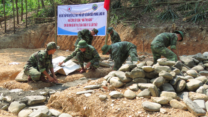 Khởi công xây nhà tình nghĩa cho hộ dân người Bru Vân Kiều bị thiệt hại do lốc xoáy