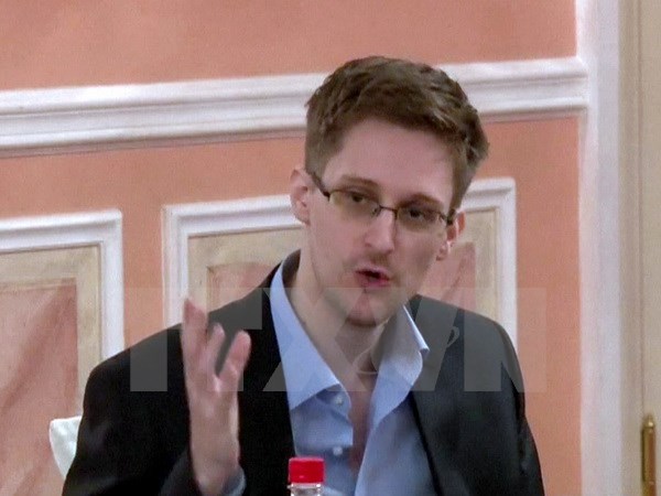 "Mở cửa" bộ dữ liệu mật của Edward Snowden cho báo giới