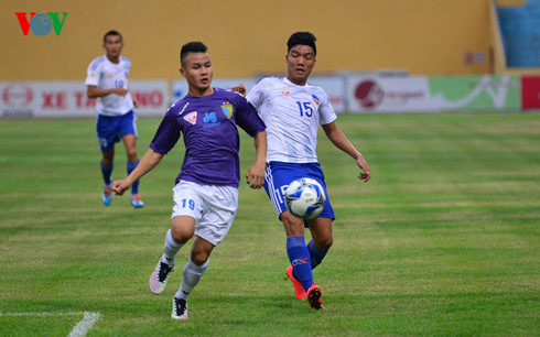 Samson ghi bàn, Hà Nội T&amp;T đại thắng QNK Quảng Nam