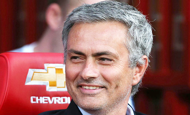Mourinho ký hợp đồng với Man United: Hôn nhân không tình yêu