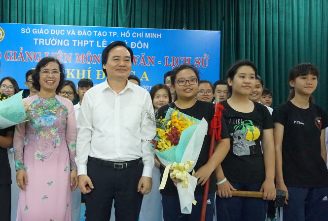 Bộ trưởng Phùng Xuân Nhạ cho biết sẽ rà soát lại Thông tư 30