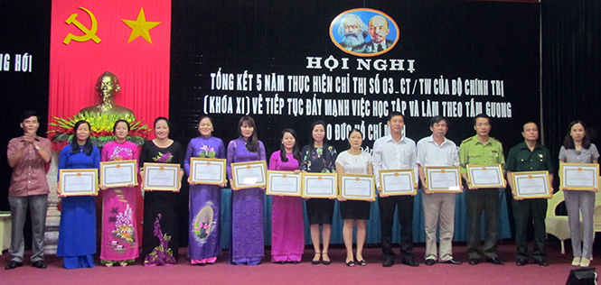 Học tập và làm theo Bác góp phần xây dựng Đảng trong sạch vững mạnh