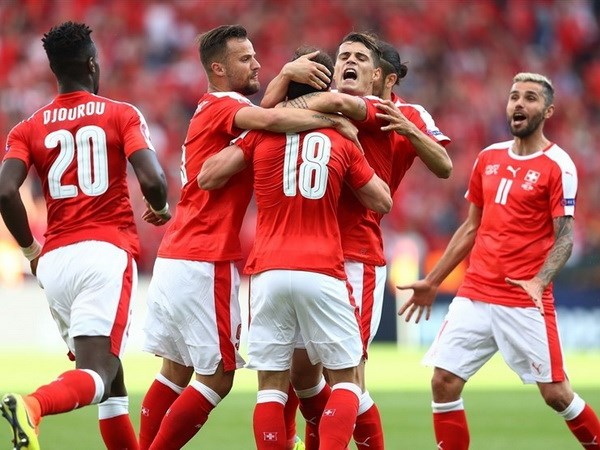 Kết quả EURO 2016: Xác định đội tuyển đầu tiên vào vòng 1/8