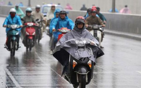Mưa dông "giải nhiệt" cho thủ đô Hà Nội và các tỉnh miền Bắc