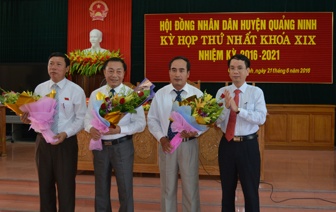 HĐND huyện Quảng Ninh: Bầu các chức danh chủ chốt của HĐND và UBND nhiệm kỳ 2016-2021