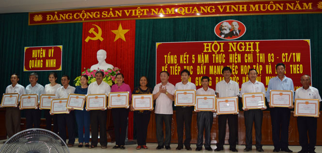 Một số bài học kinh nghiệm qua thực hiện Chỉ thị 03-CT/W ở Đảng bộ huyện Quảng Ninh
