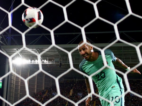 Đã xác định được ba đội bóng giành vé vào từ kết Euro 2016
