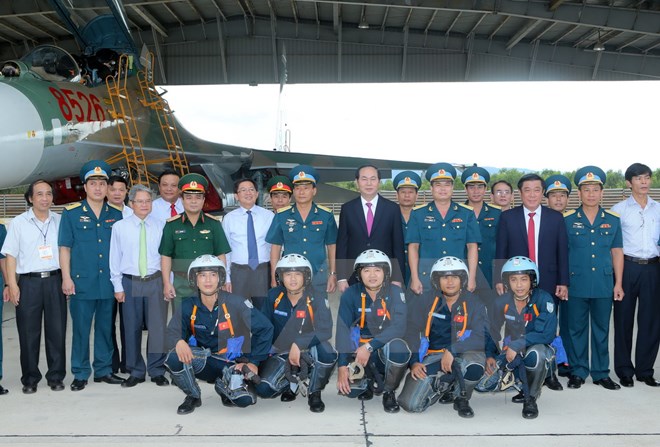 Chủ tịch nước Trần Đại Quang thăm Trung đoàn Không quân 925