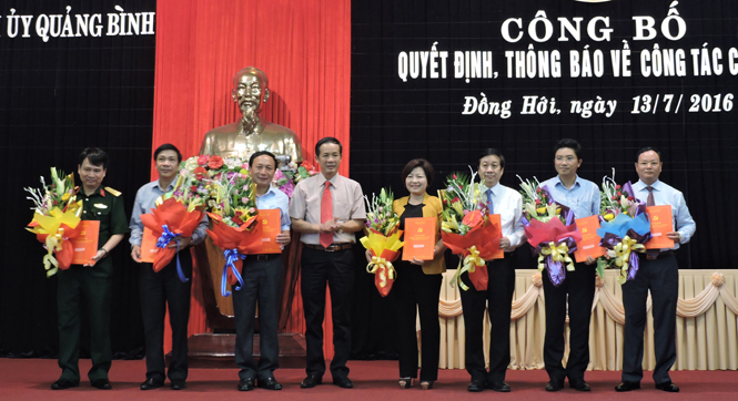 Thường trực Tỉnh ủy: Công bố các quyết định, thông báo về công tác cán bộ