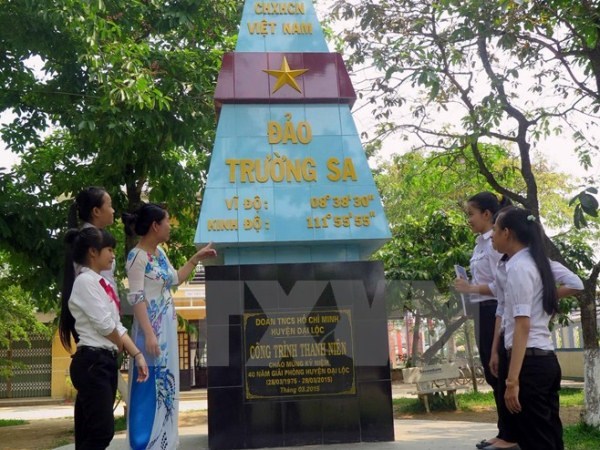 Chia sẻ cùng thầy cô 2016: Vinh danh giáo viên vùng biển đảo