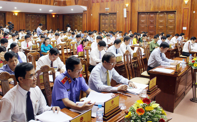 Ngày làm việc đầu tiên, kỳ họp thứ 2, HĐND tỉnh khóa XVII: Thảo luận các nhiệm vụ, giải pháp để tiếp tục thực hiện hiệu quả nhiệm vụ 6 tháng cuối năm