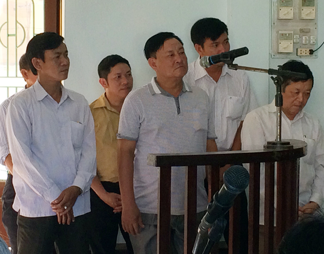 "Tạm ứng" tiền chương trình 167 ăn Tết, cán bộ xã lãnh án