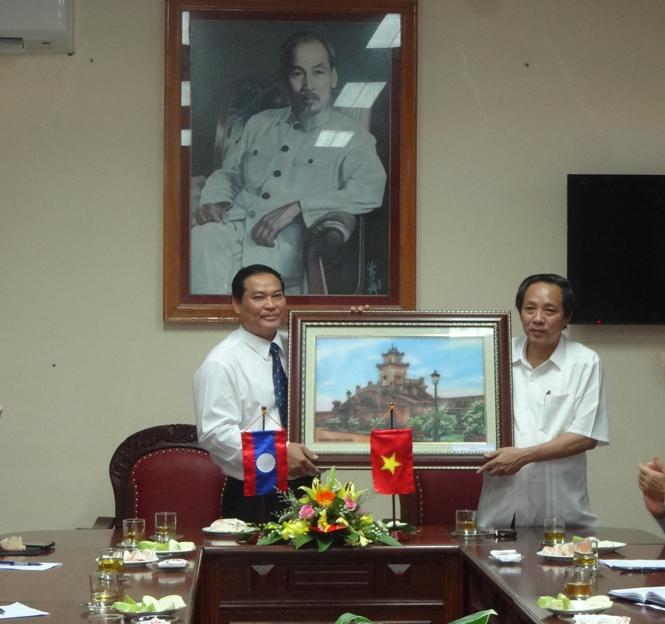 Đoàn công tác Mặt trận Lào xây dựng đất nước thăm và chào xã giao lãnh đạo tỉnh