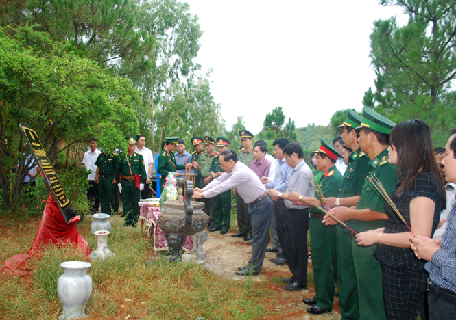 Dâng hương tưởng niệm Đại tướng Võ Nguyên Giáp