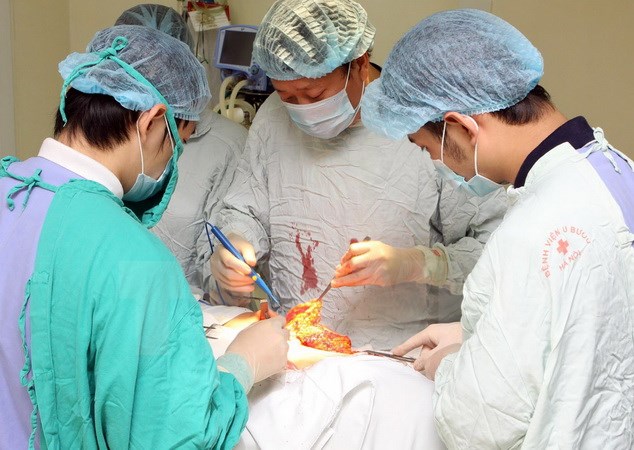 Hà Nội xét tuyển đặc cách bác sỹ nội trú và thủ khoa xuất sắc