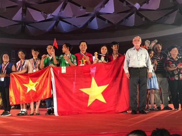 Học sinh Việt Nam giành hai huy chương vàng thi khoa học quốc tế