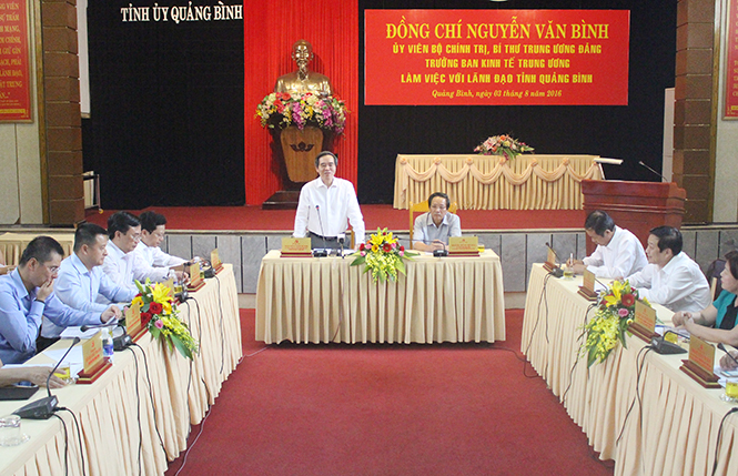 Đồng chí Nguyễn Văn Bình, Ủy viên Bộ Chính trị, Bí thư Trung ương Đảng, Trưởng ban Kinh tế Trung ương làm việc với Thường trực Tỉnh ủy