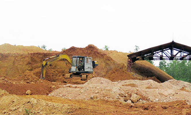 Tình trạng sử dụng nguyên liệu không có nguồn gốc hợp pháp để sản xuất gạch ngói: Cần kiên quyết xử lý