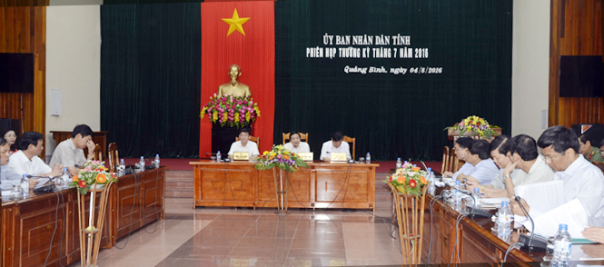 UBND tỉnh họp phiên thường kỳ tháng 7-2016