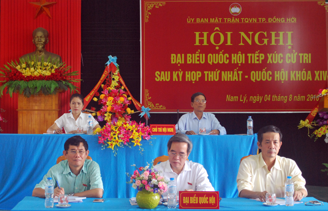 Đoàn đại biểu Quốc hội tỉnh tiếp xúc cử tri sau kỳ họp thứ Nhất, Quốc hội khoá XIV