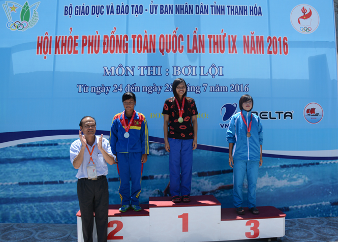 Đoàn Quảng Bình được trao cờ đơn vị đạt khá