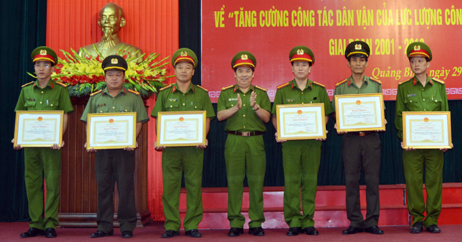 Khắc ghi bài học "lấy dân làm gốc"