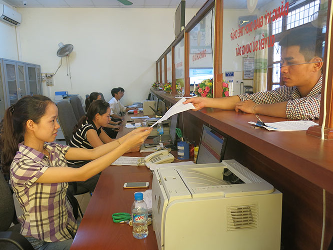 Nhìn lại tình hình thực hiện Dự án dân chấm điểm